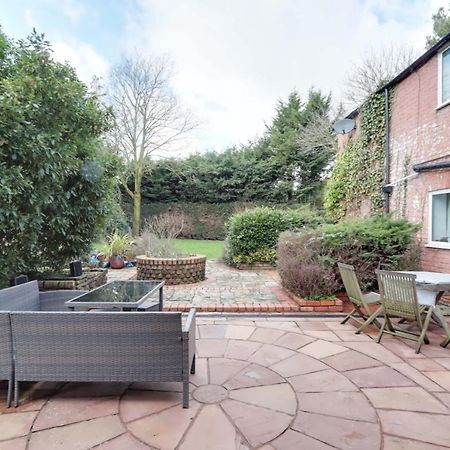 Bretton House Farm Retreat Villa Chester Exteriör bild