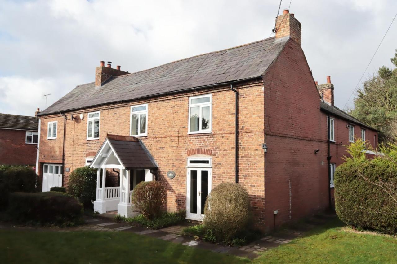 Bretton House Farm Retreat Villa Chester Exteriör bild