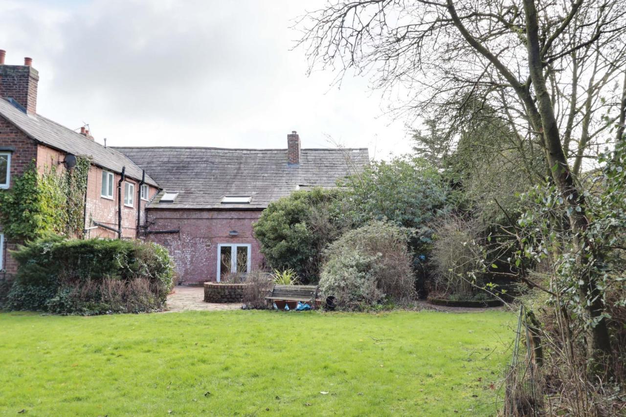 Bretton House Farm Retreat Villa Chester Exteriör bild